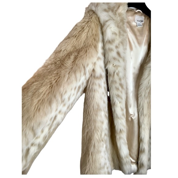 East 5th Vintage Faux Fur Snow Leopard Lynx Print Coat with Hood - Picture 6 of 12